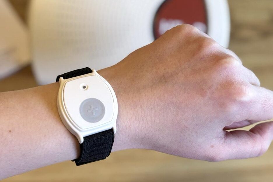 How Monitoring Services Empower Seniors to Live Freely