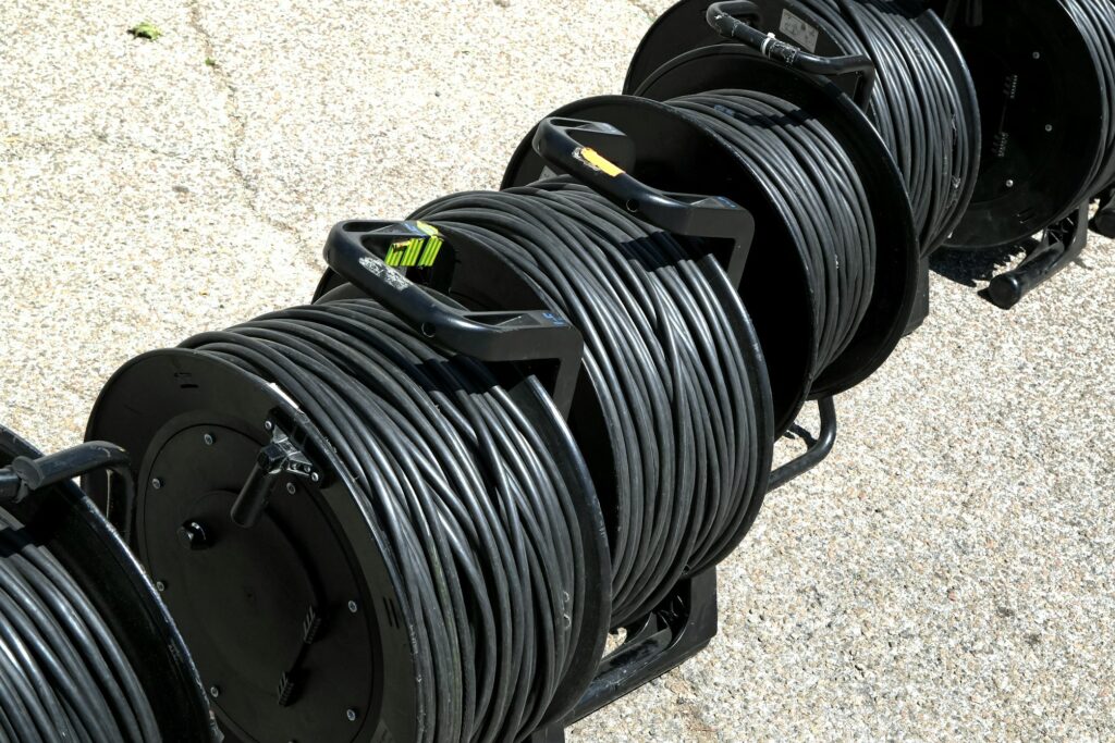 Why Extension Cable Reels Continue to Be Useful Across Worksites, Homes, and Industrial Environments