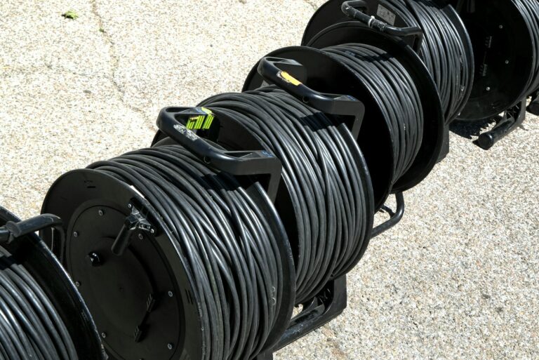 Why Extension Cable Reels Continue to Be Useful Across Worksites, Homes, and Industrial Environments